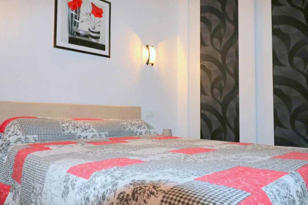 Les Roques Apartment Roses