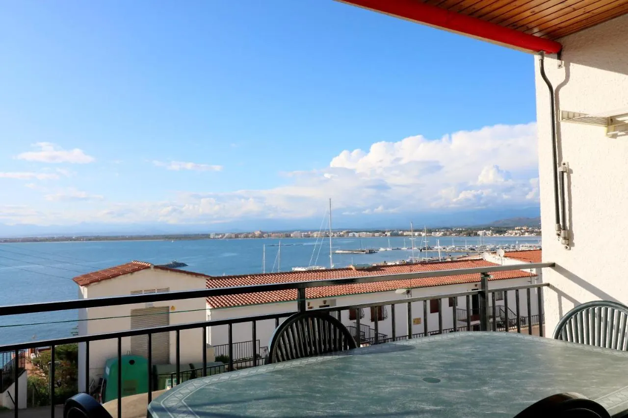 Les Roques Apartment Roses